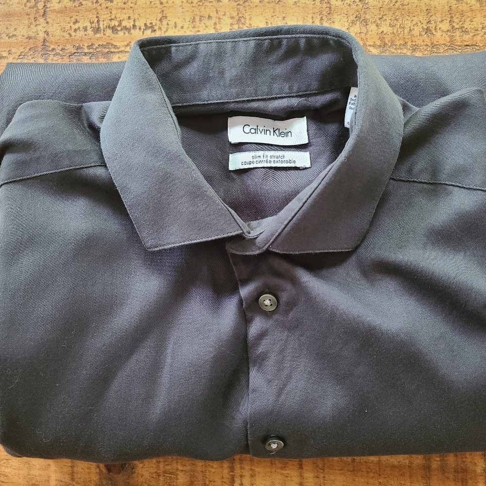 🔥HOST PICK 🧑🦰CALVIN KLEIN shirt for men - Picture 1 of 2